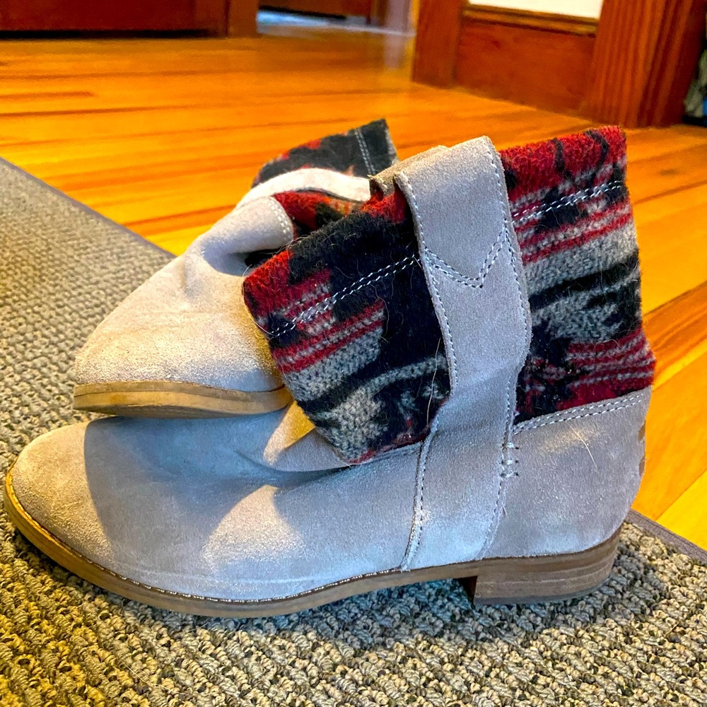 Tom’s boots